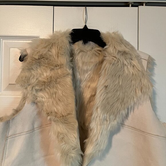 Vest - Picture 2 of 4